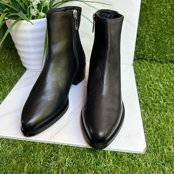 AQUATALIA Gabriele Black leather booties size 5.5 like New - Picture 10 of 11